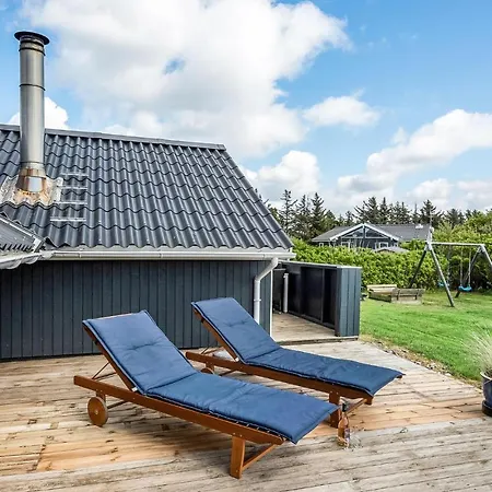 Cozy In Hvide Sande With Kitchen Havrvig